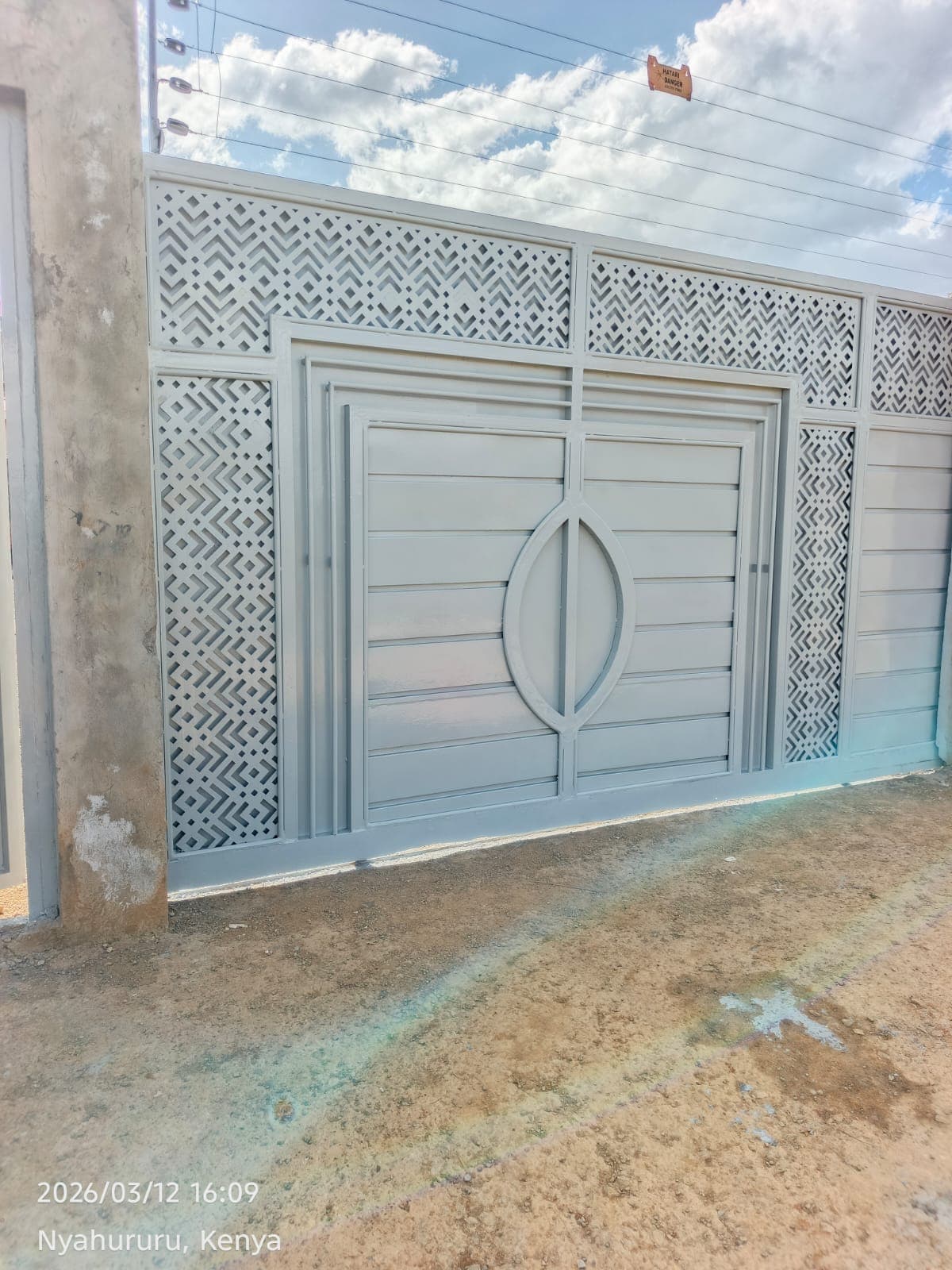 Gate and boundary detail