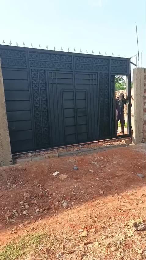 On site · gate
